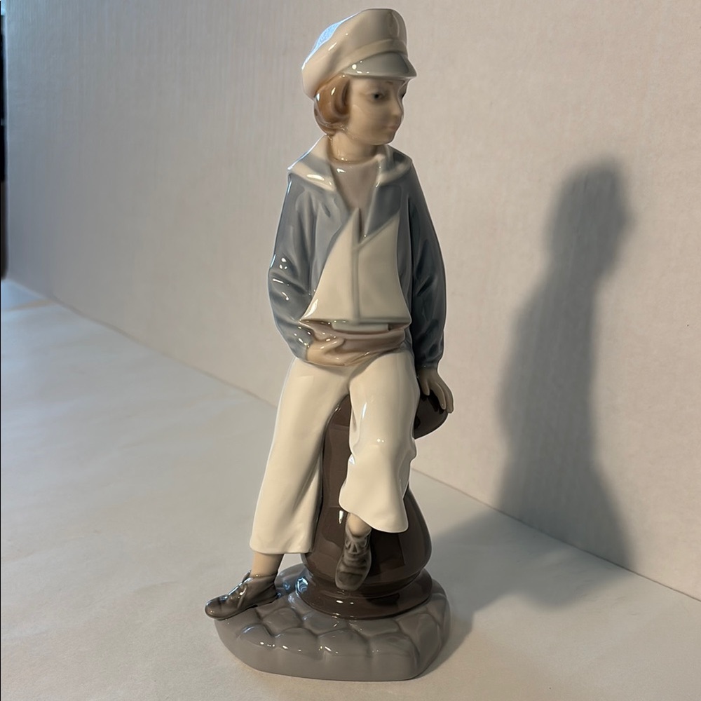 Lladro Sailor Boy with Yacht - Picture 5 of 6